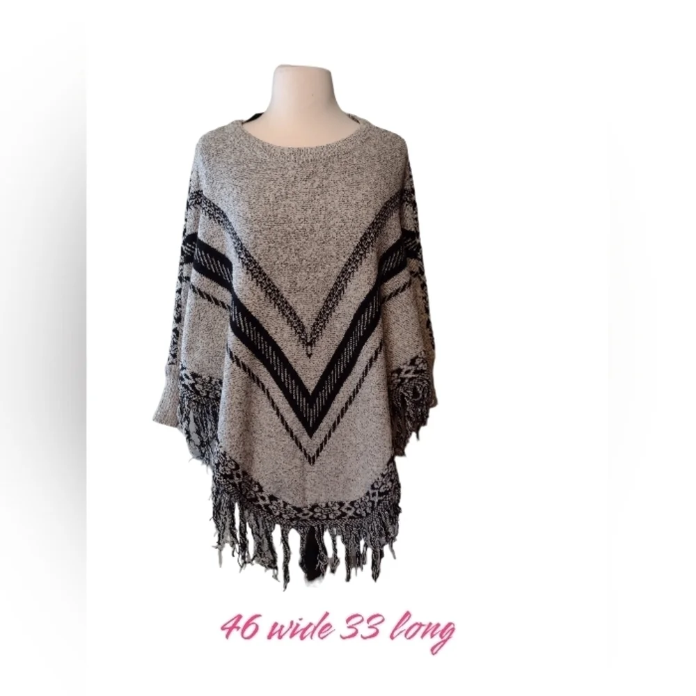 Anna Morgan NWT poncho size 46wide 33 long. Great For The Winter And Soo Cozy!! - Picture 1 of 7